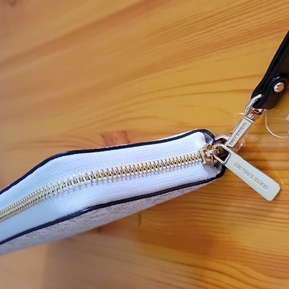 Michael Kors Jet Set Travel Large Continental Wallet, Vanilla - Picture 5 of 8